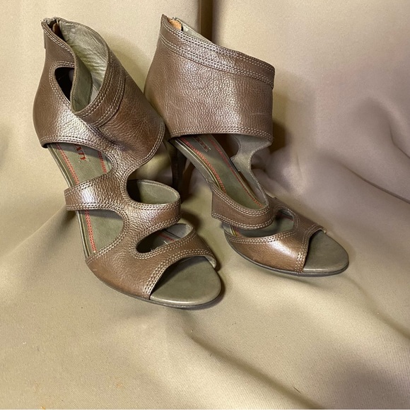 Miss Sixty cutout heels - Picture 7 of 9